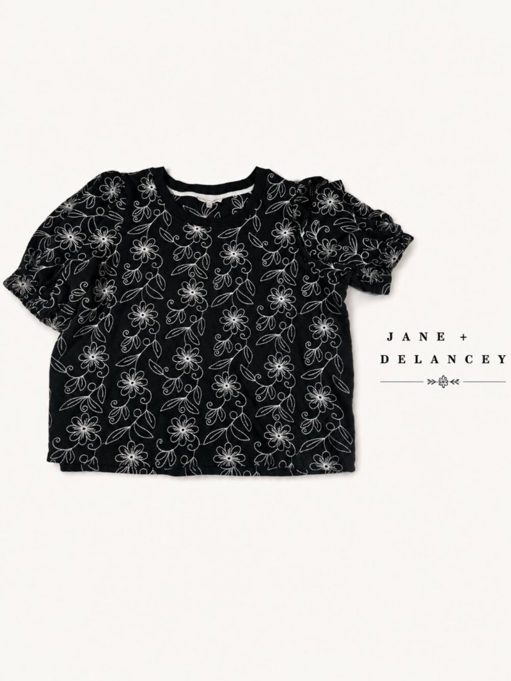 Jane + Delancey Black Floral Puff Sleeve Knit Top | 2X